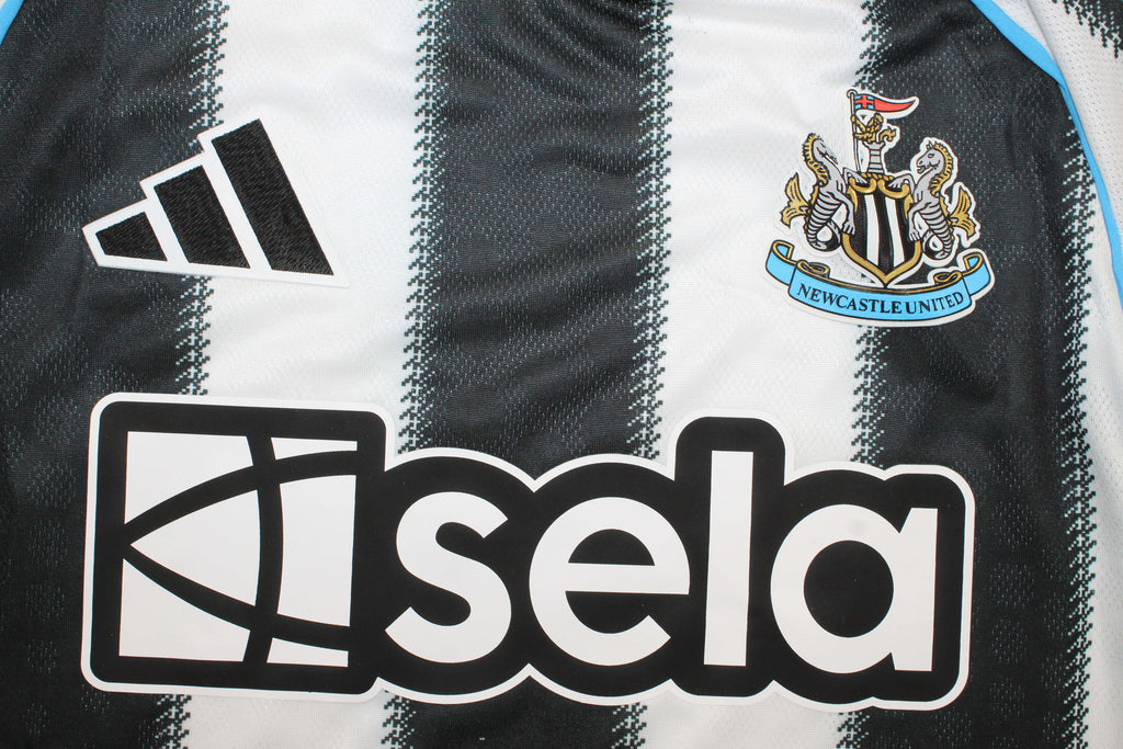 camiseta newcastle 25/26 local