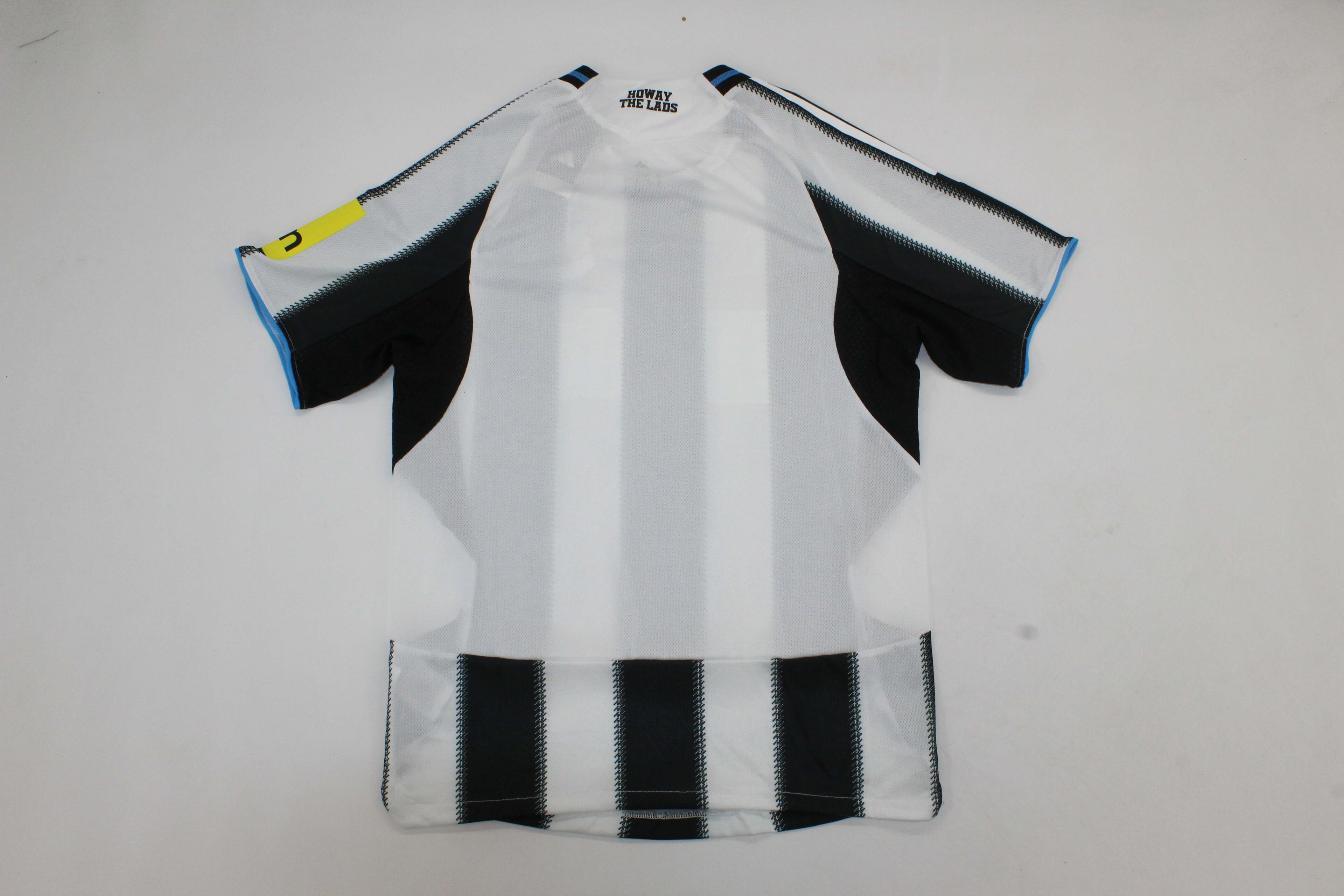camiseta newcastle 25/26 local